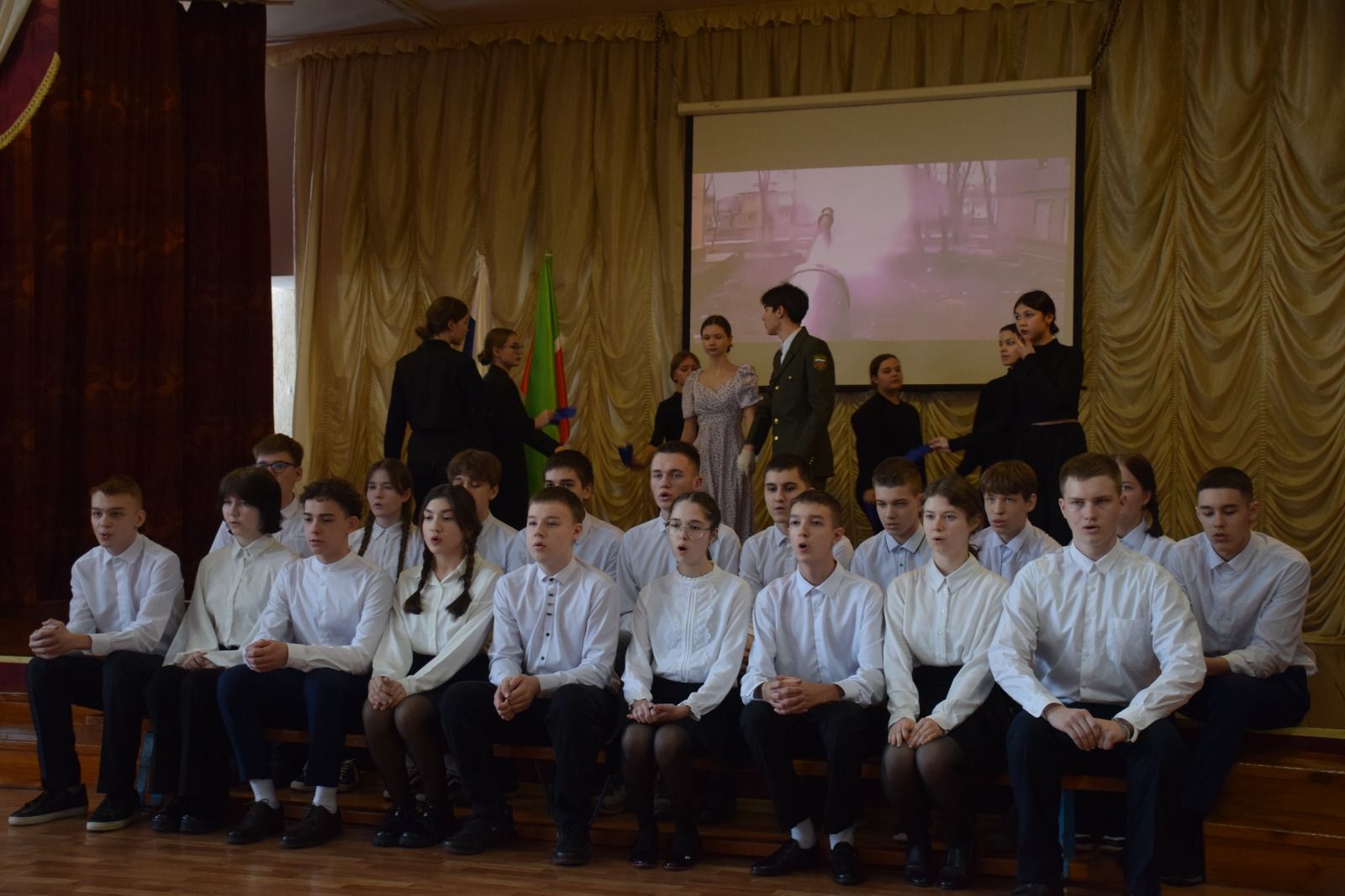 В Нурлатской гимназии завершился школьный этап конкурса “Битва хоров”