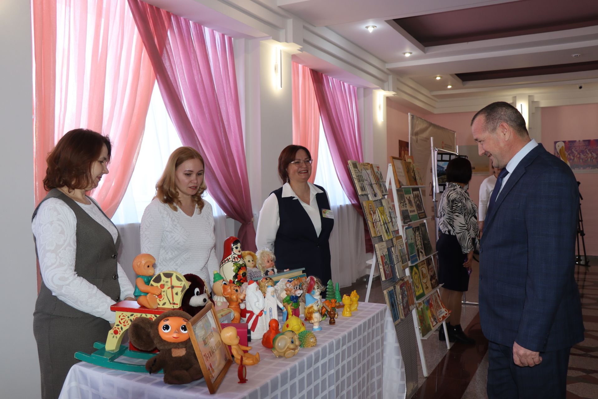 В Нурлате прошло торжественное мероприятие, посвященное закрытию Года педагога и наставника