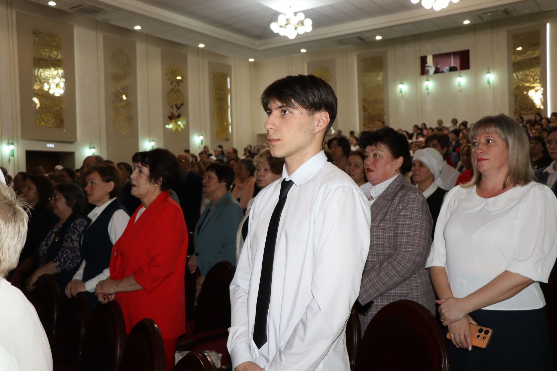 В Нурлате прошло торжественное мероприятие, посвященное закрытию Года педагога и наставника