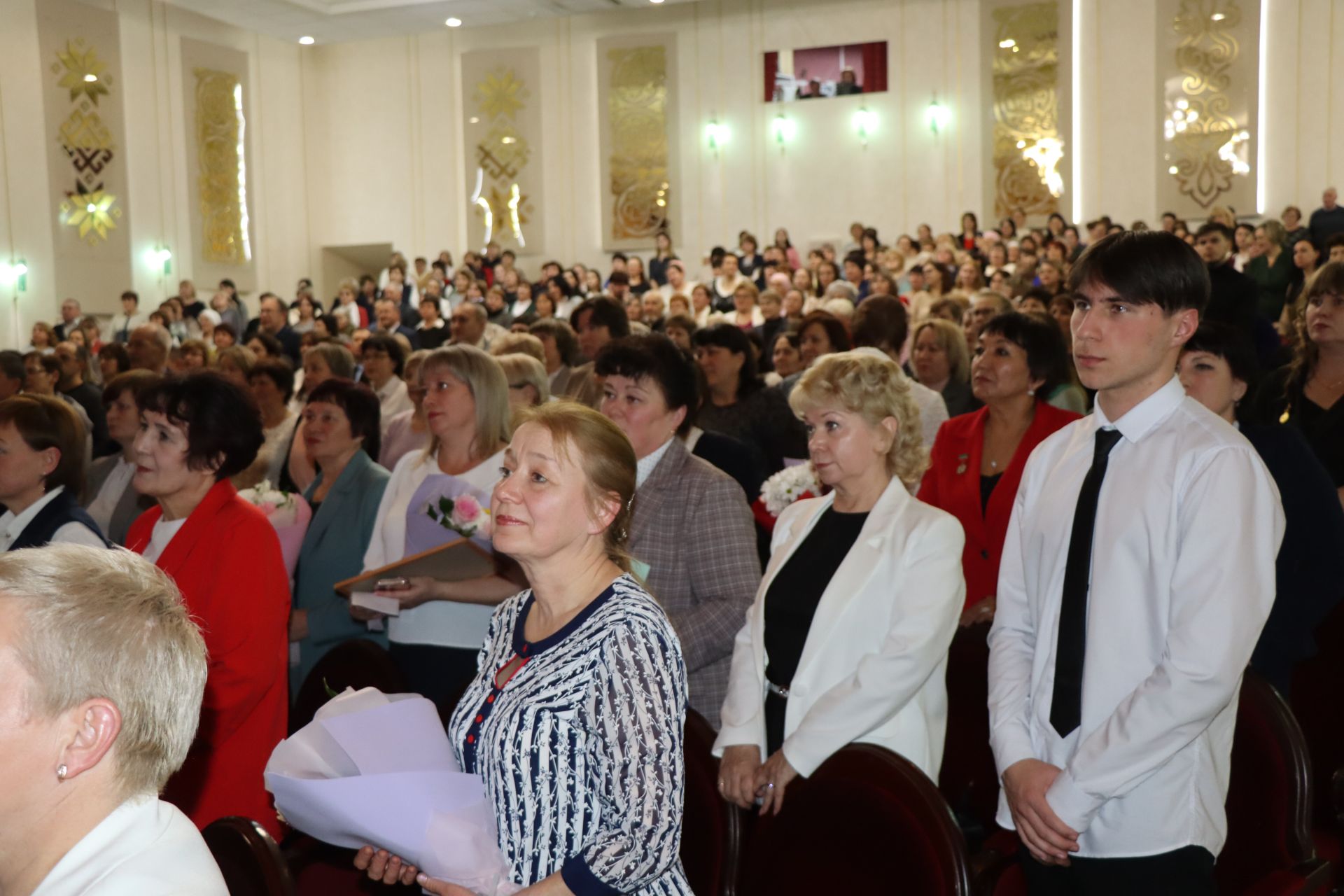 В Нурлате прошло торжественное мероприятие, посвященное закрытию Года педагога и наставника