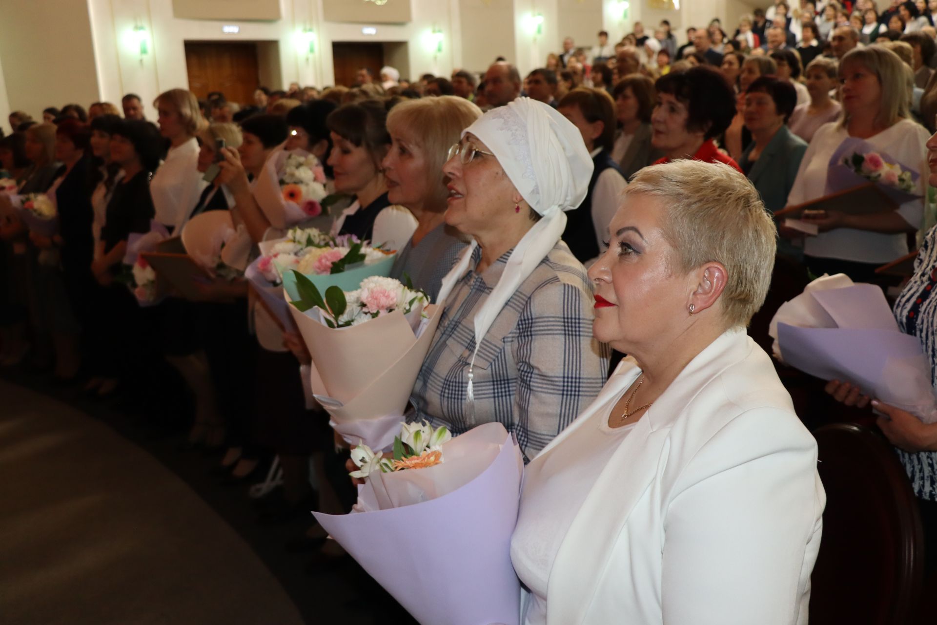 В Нурлате прошло торжественное мероприятие, посвященное закрытию Года педагога и наставника