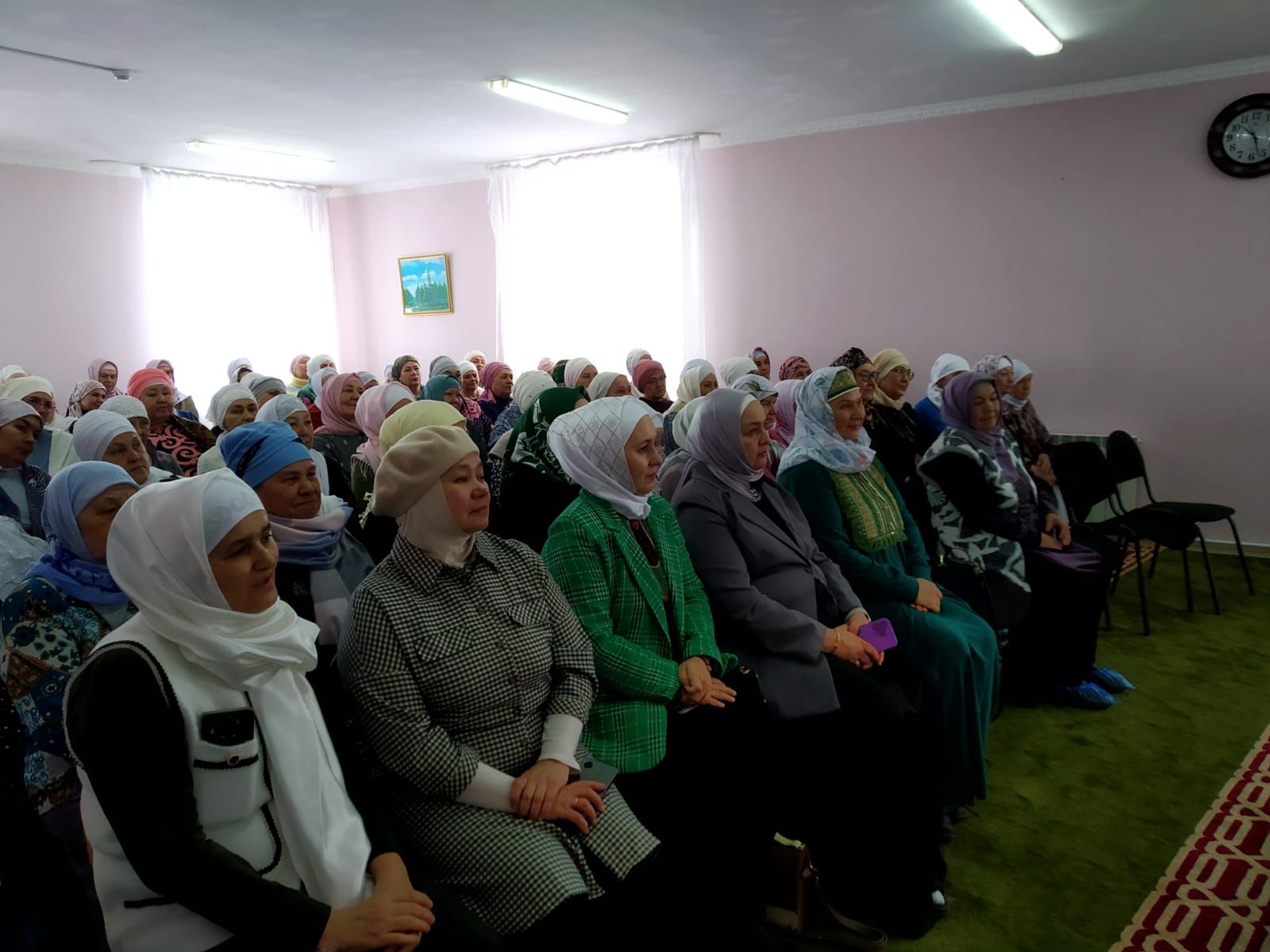 Сегодня в Нурлате мусульманские женщины обсудили вопросы семейных отношений