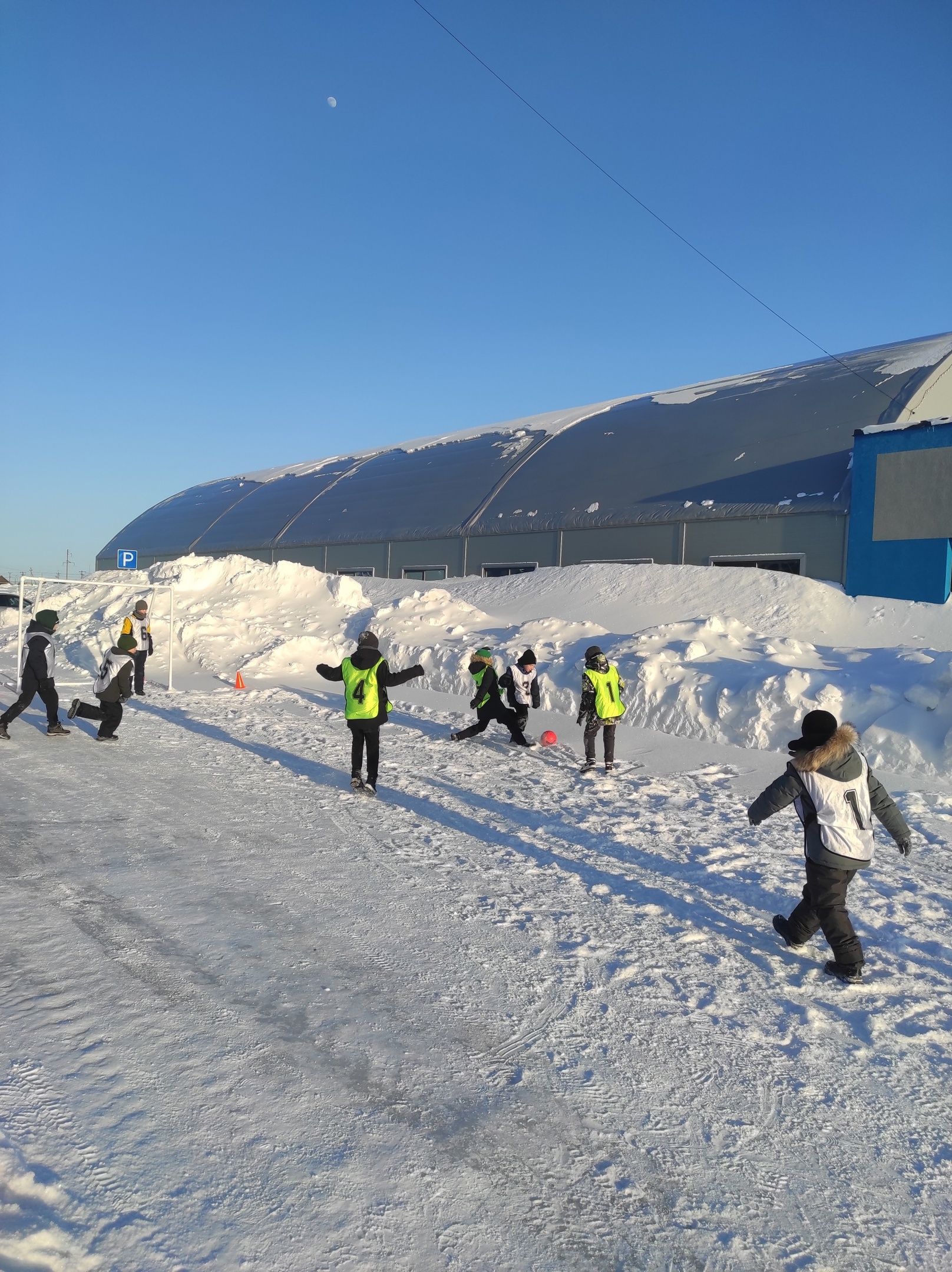 В Нурлате прошел футбольный турнир на снегу