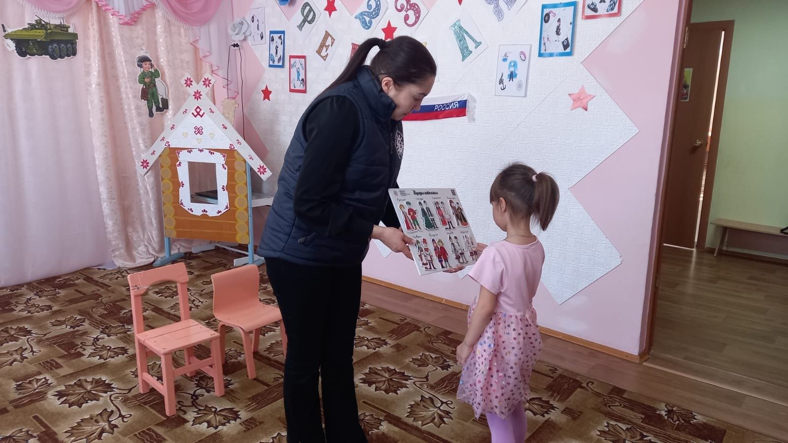 Среднекамышлинский детский сад посетили сотрудники Нурлатского Дома Дружбы народов