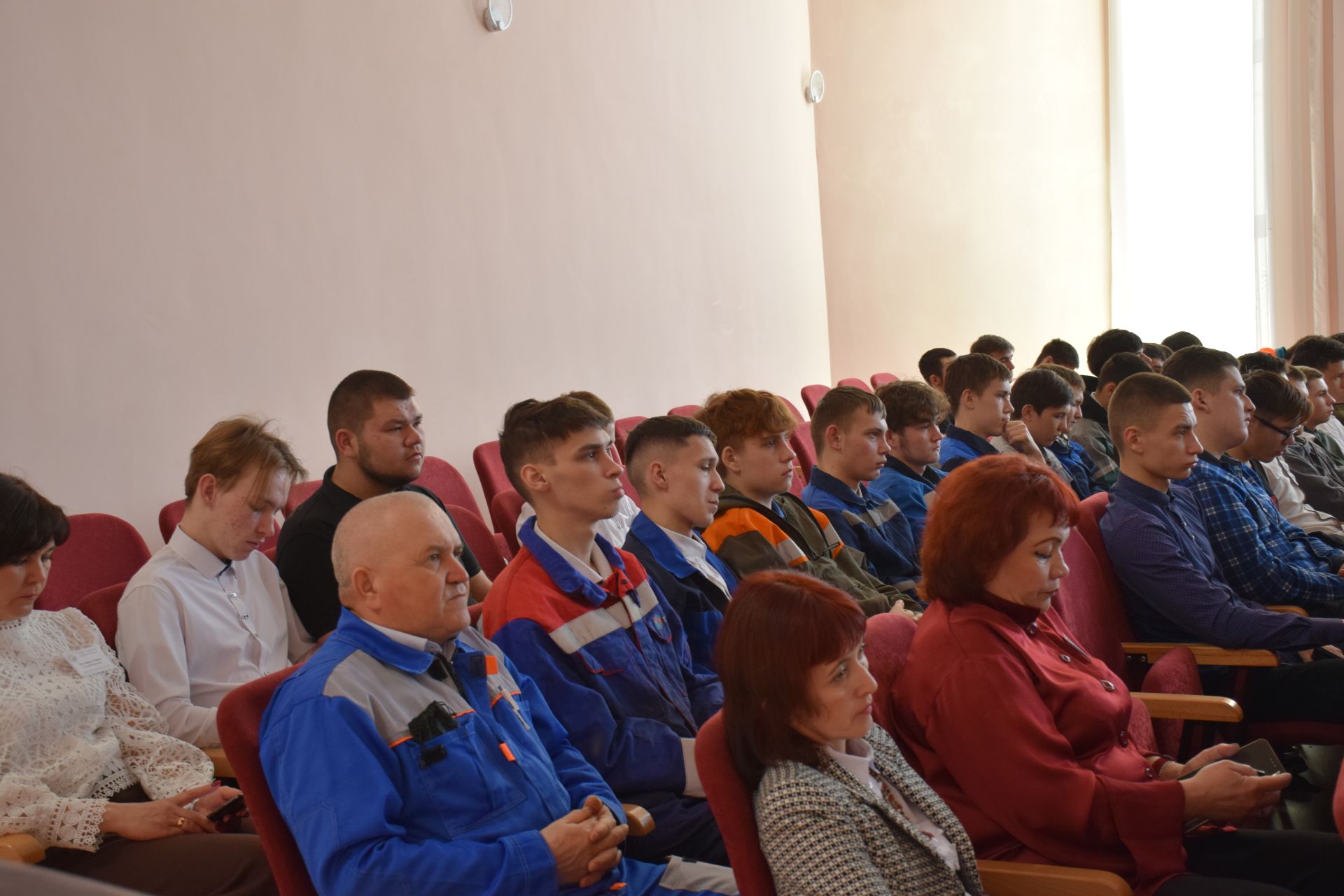 В Нурлатском аграрном техникуме прошла мини-ярмарка вакансий