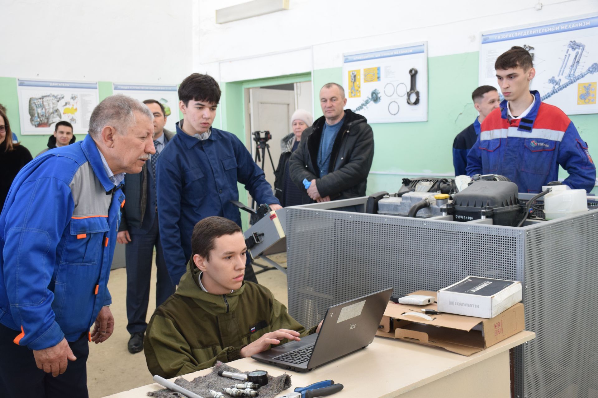 В Нурлатском аграрном техникуме прошла мини-ярмарка вакансий