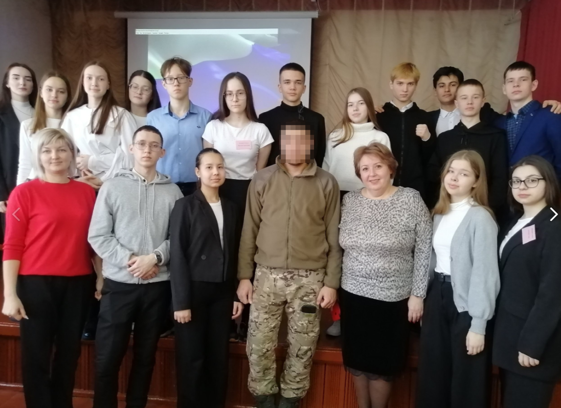 В Нурлатской школе №4 прошла встреча с участником СВО