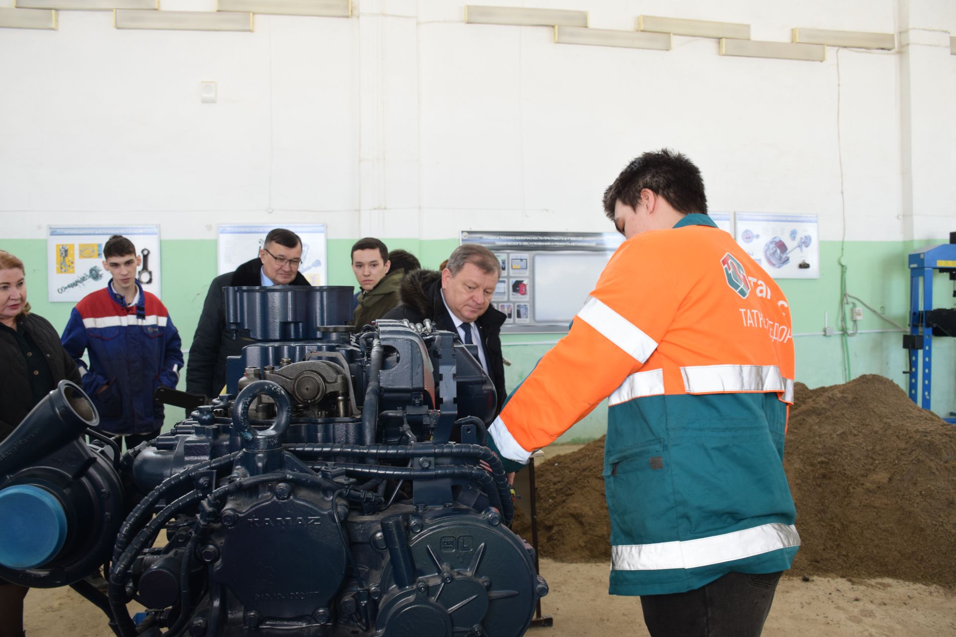 В Нурлатском аграрном техникуме прошла мини-ярмарка вакансий