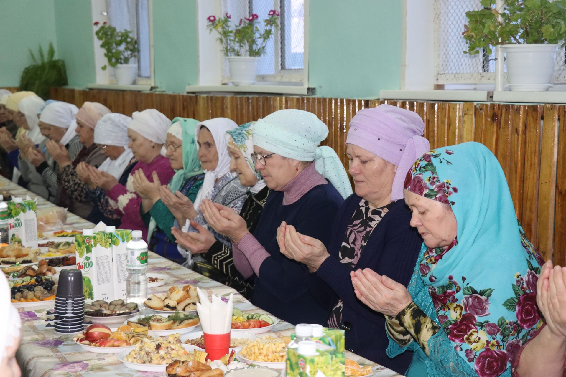 В татарских селах Нурлатского района месяц Рамадан начался с ифтара-меджлиса, организованного Сулеймановыми