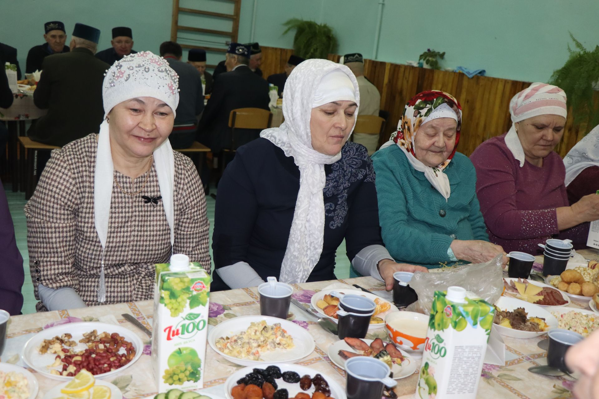 В татарских селах Нурлатского района месяц Рамадан начался с ифтара-меджлиса, организованного Сулеймановыми