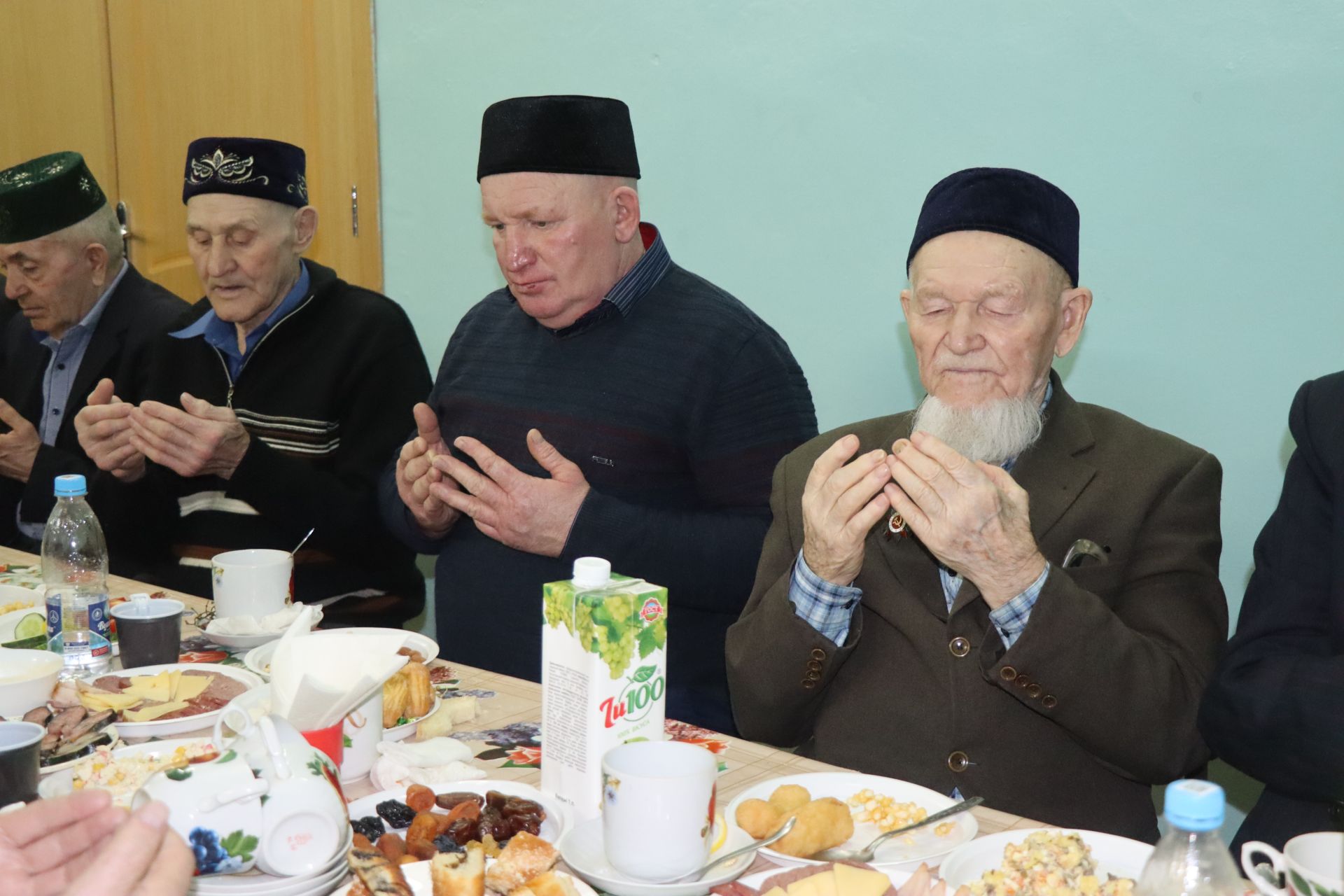 В татарских селах Нурлатского района месяц Рамадан начался с ифтара-меджлиса, организованного Сулеймановыми