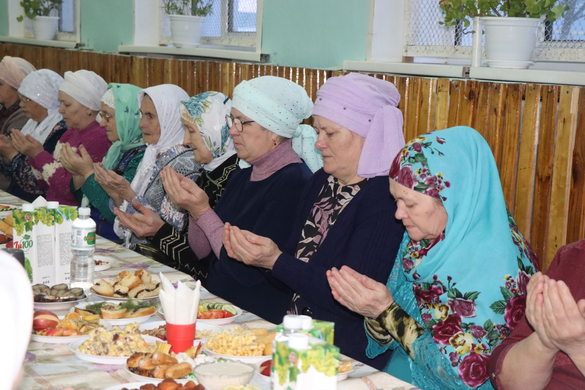 В татарских селах Нурлатского района месяц Рамадан начался с ифтара-меджлиса, организованного Сулеймановыми