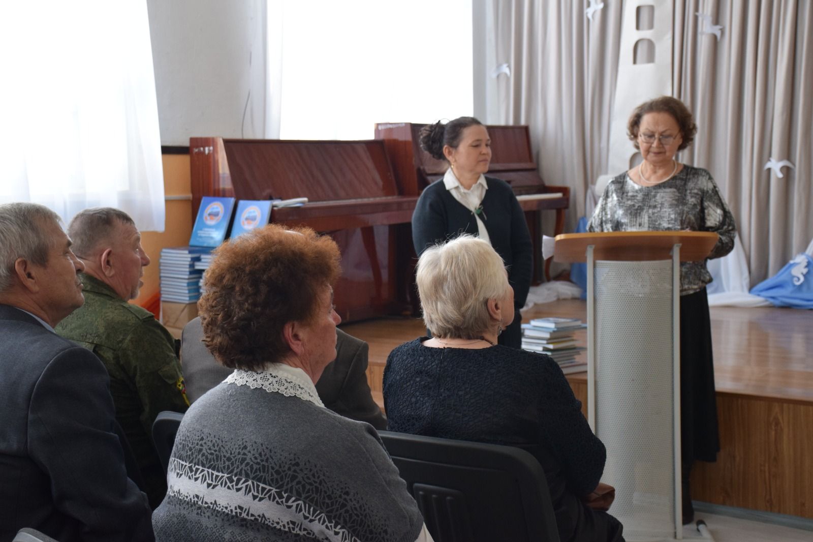 В Нурлатской городской школе №1 прошла презентация книги, посвященной ее 60-летнему юбилею