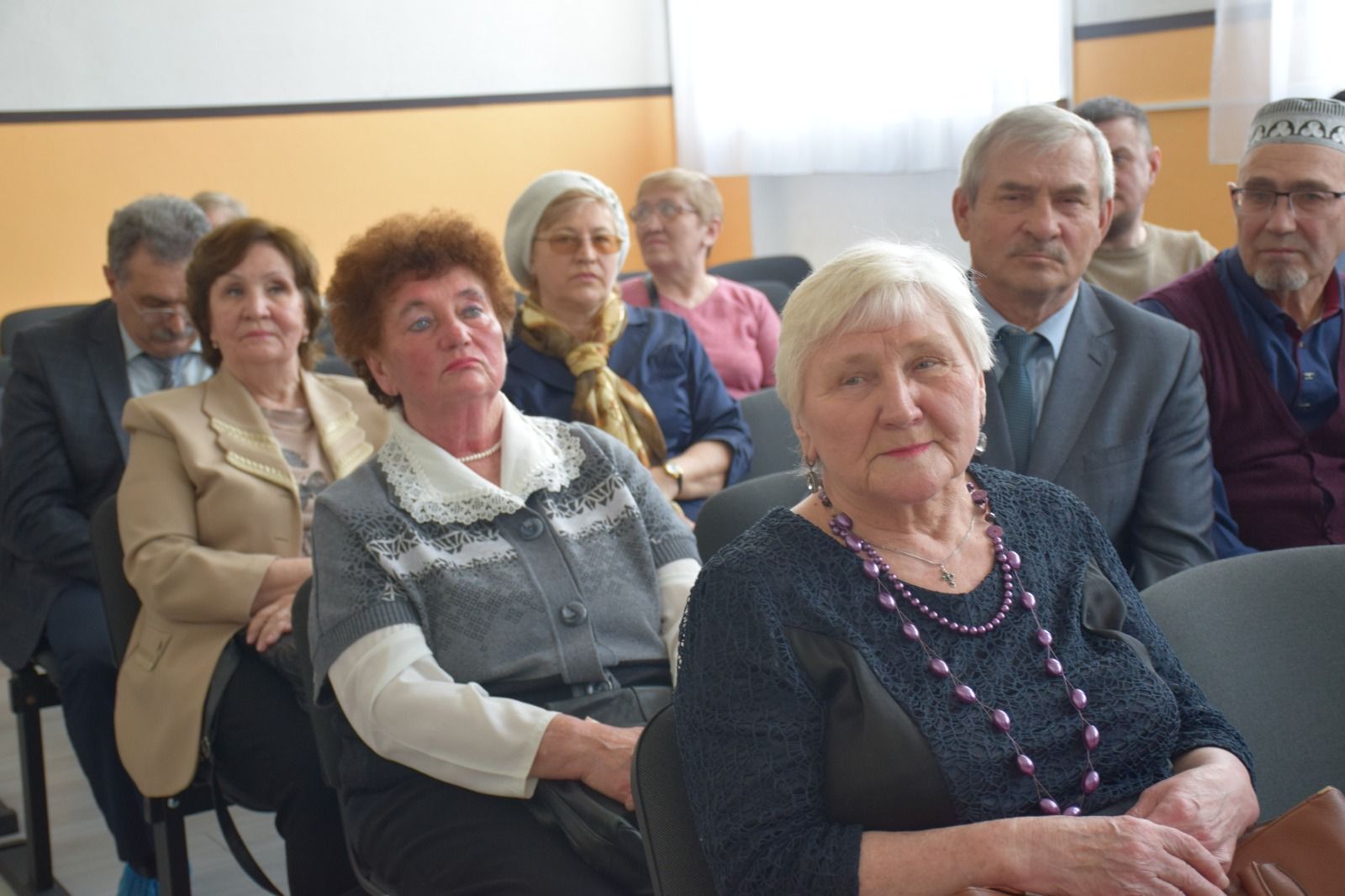 В Нурлатской городской школе №1 прошла презентация книги, посвященной ее 60-летнему юбилею