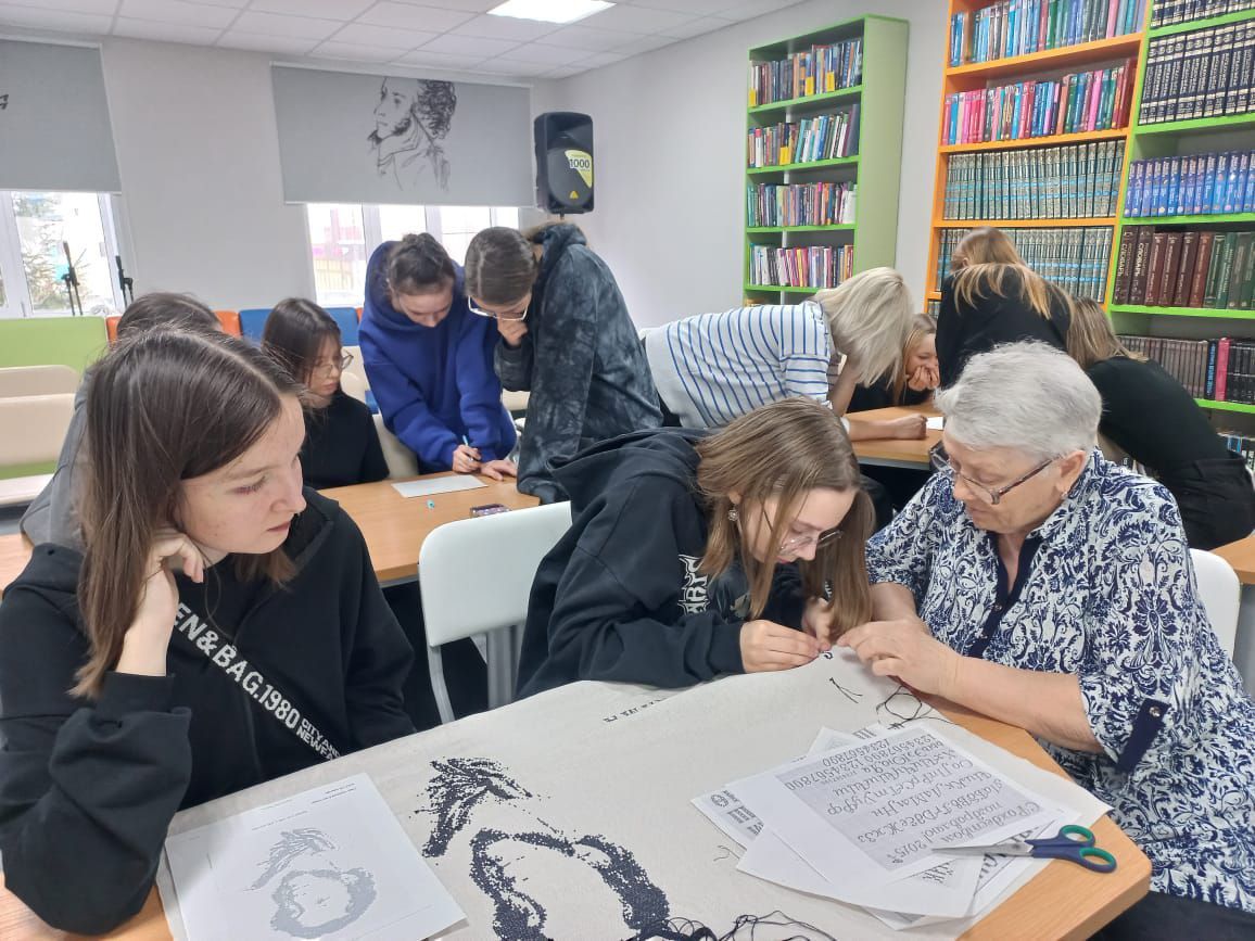 Центральная библиотека Нурлата продолжает реализовывать авторский проект «Наш Пушкин»