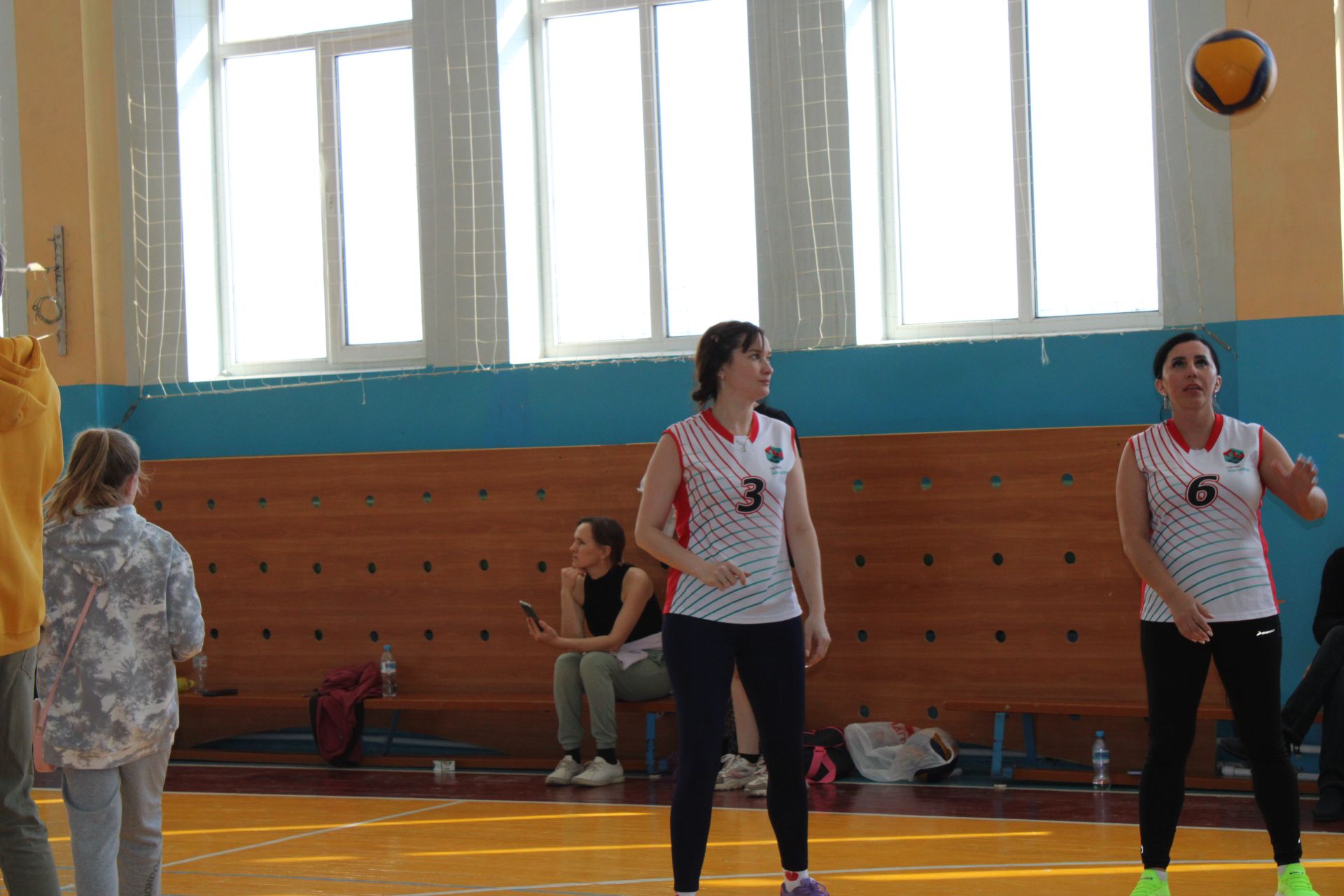 В Нурлате впервые прошел турнир по волейболу среди сборных команд матерей