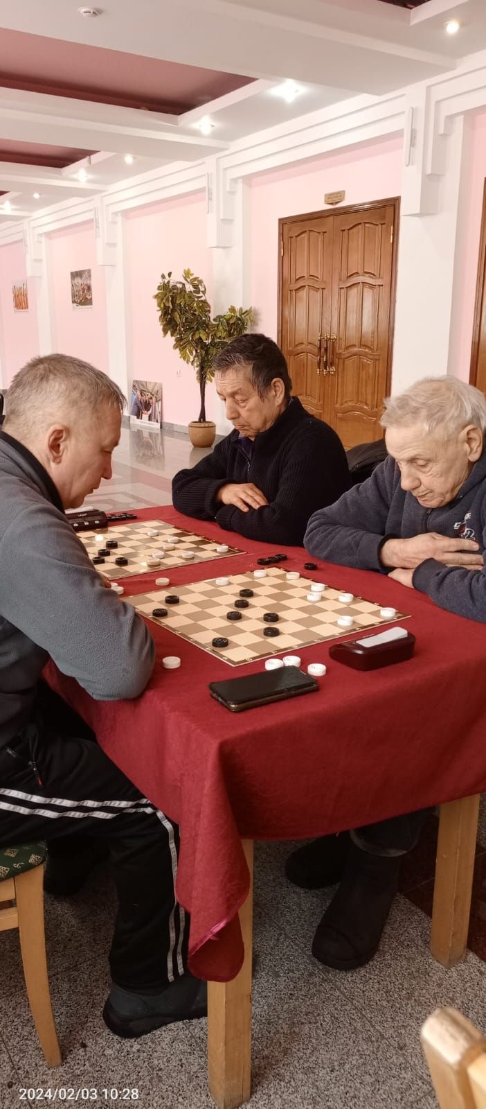Чемпионом Нурлатского района по шахматам стал Михаил Безруков