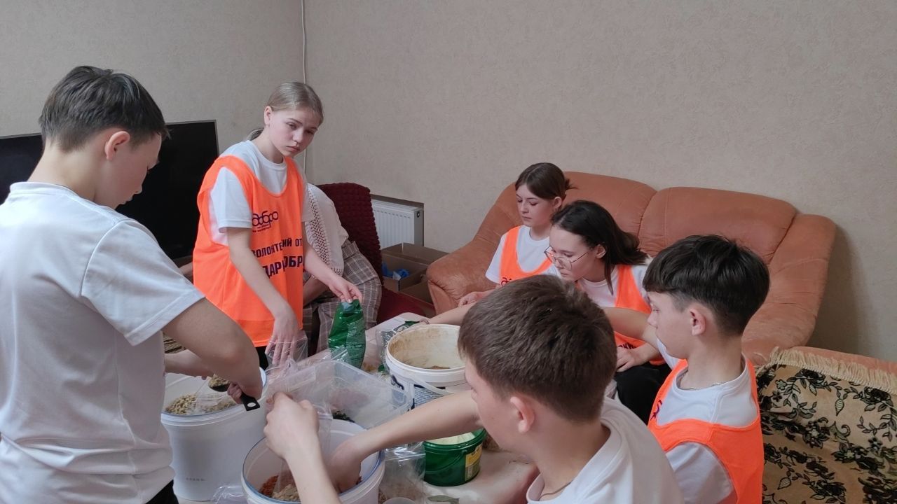 Школьники из Егоркина собирают сухие супы для участников СВО