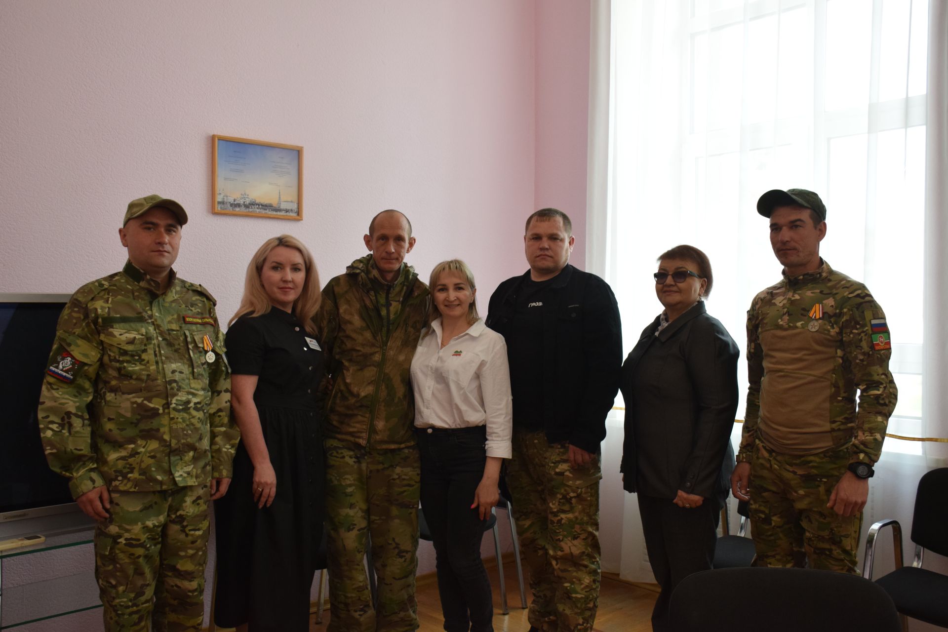 Глава Нурлатского района Дамир Ишкинеев встретился с бойцами СВО