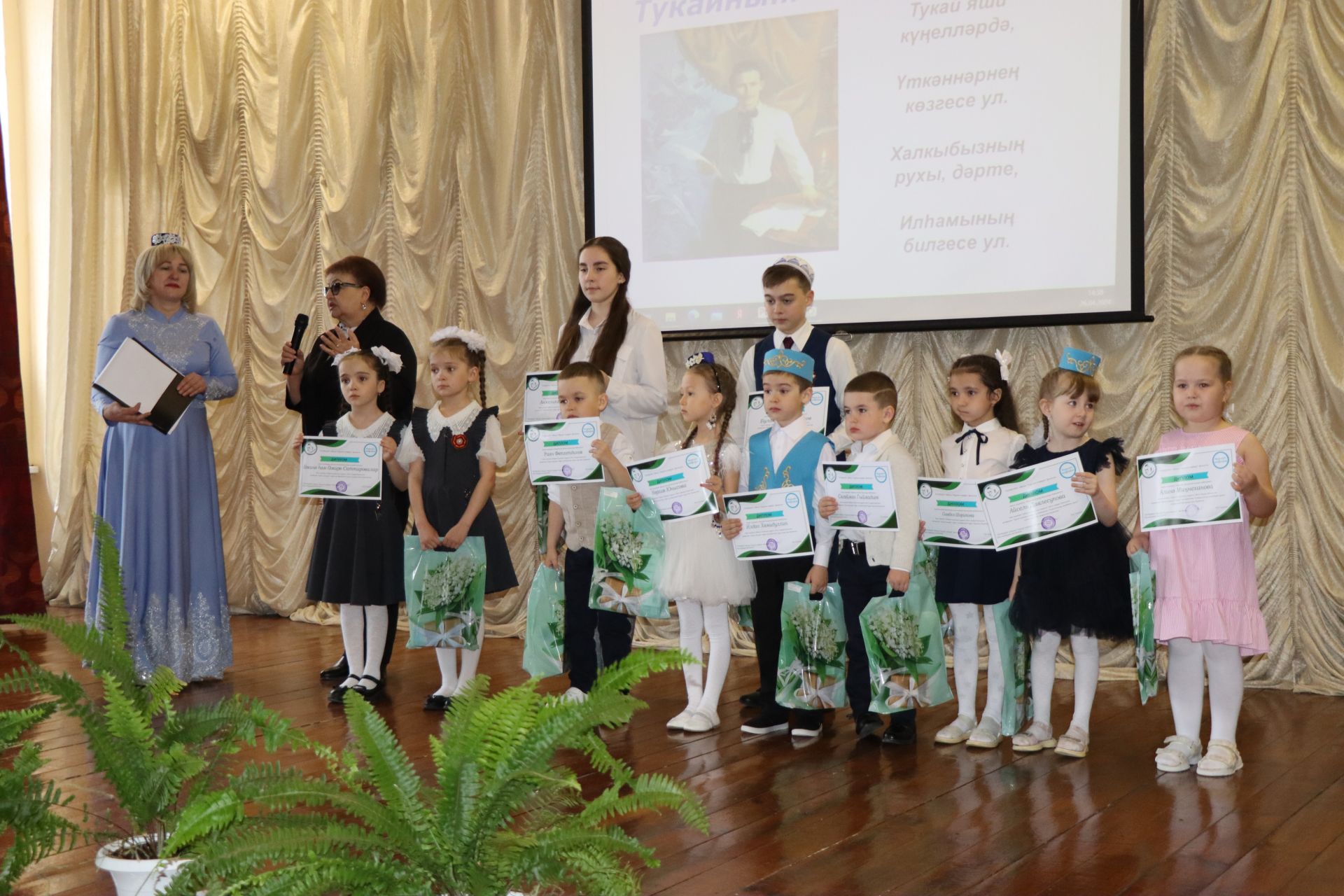 «Нурлат-информ» наградил победителей конкурса «Тукай моңнары» («Тукаевские напевы»)