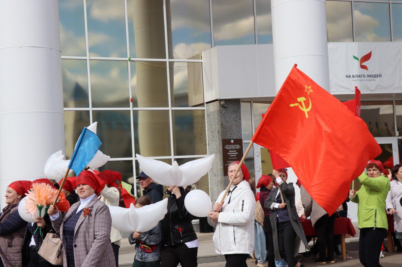 В Нурлате возобновили традицию проводить первомайский праздничный парад