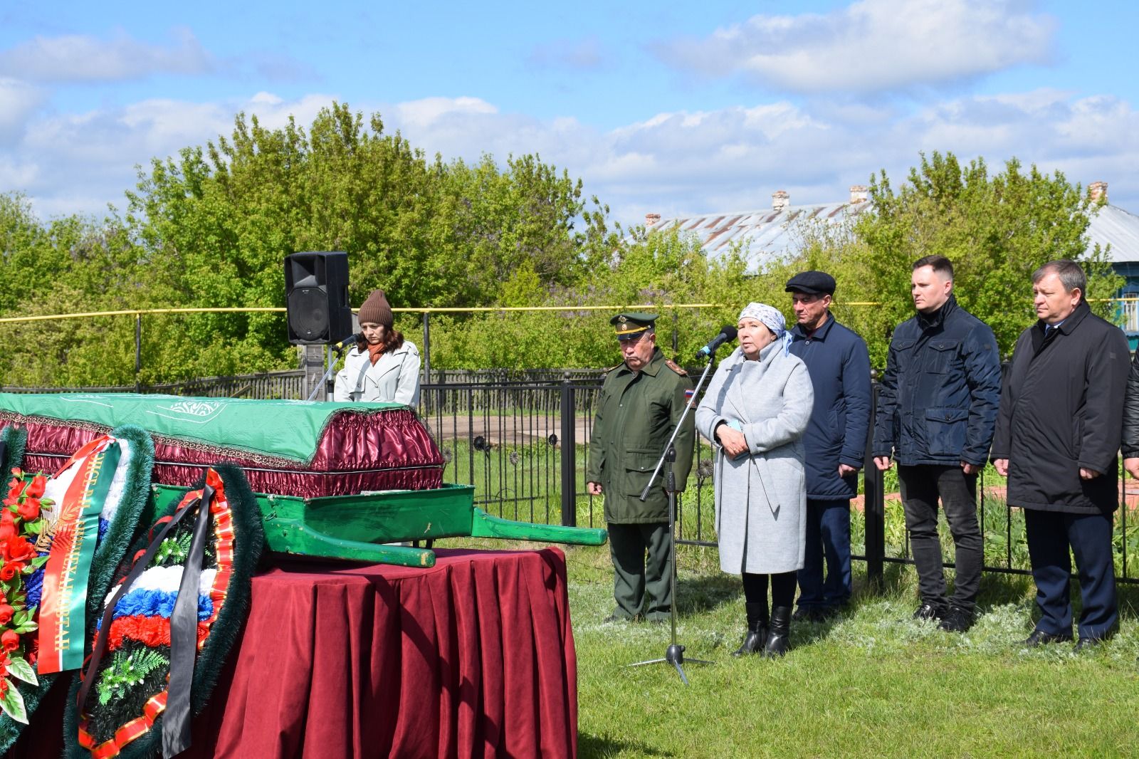 В деревне Ерыкла с почестями похоронили погибшего на СВО земляка
