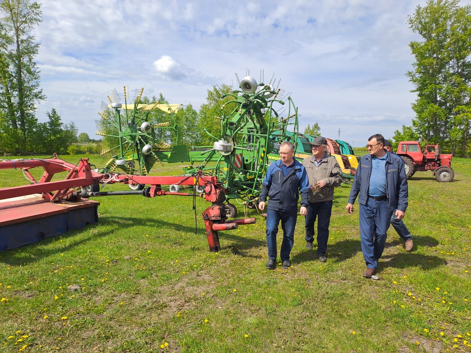 В Нурлатском районе проверили готовность кормозаготовительной техники