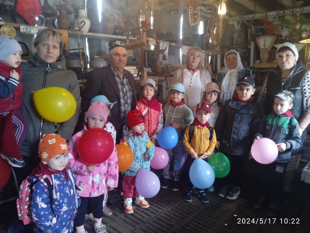 В селе Чулпаново Нурлатского малыши посетили краеведческий музей Насыбуллиных