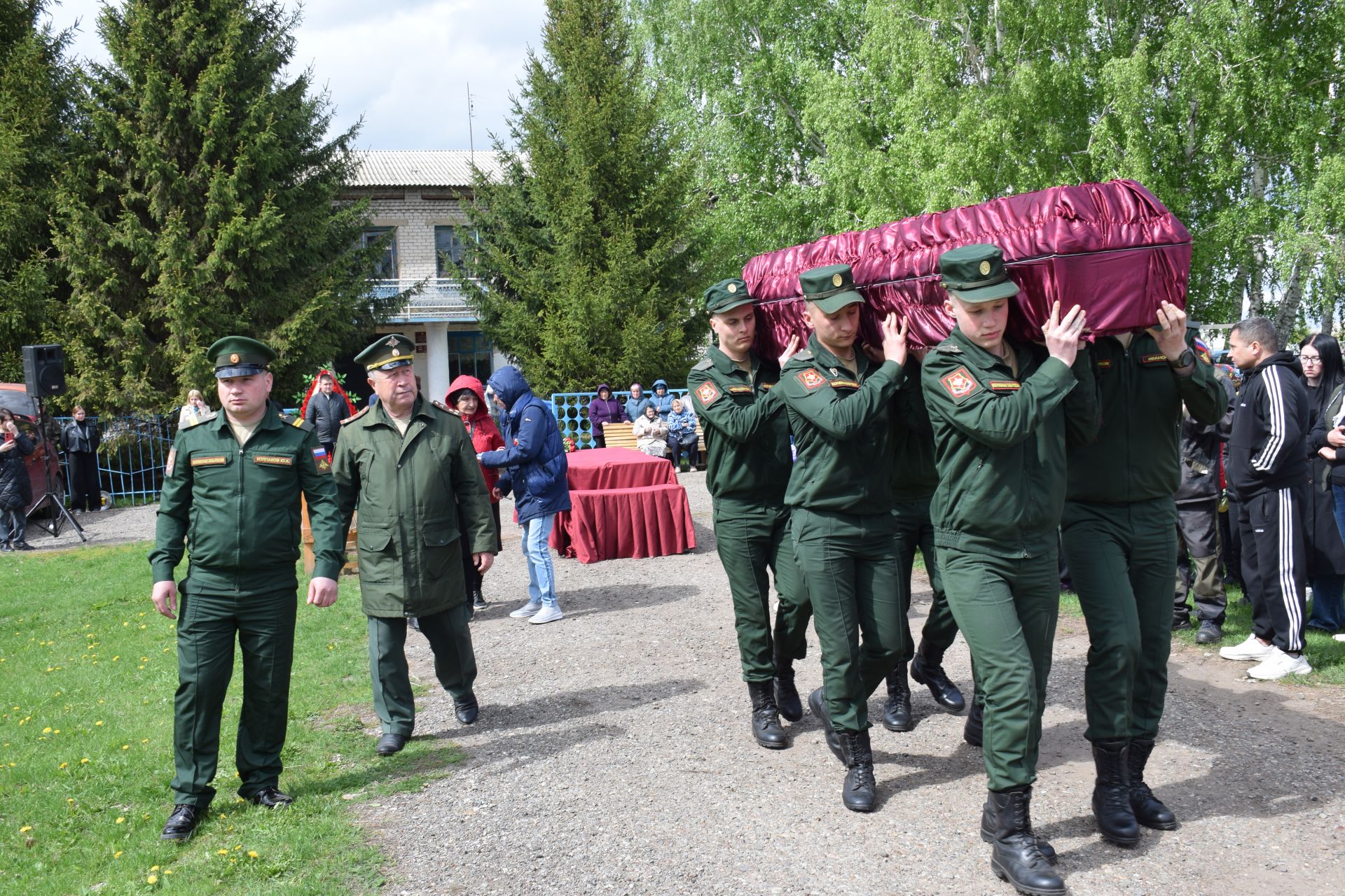 Уроженца Нурлатского района, погибшего на СВО, похоронили с почестями