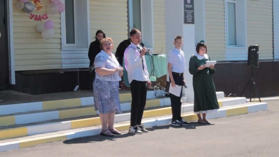 В городской школе №8 Нурлата прозвучал последний звонок для единственного 11-классника