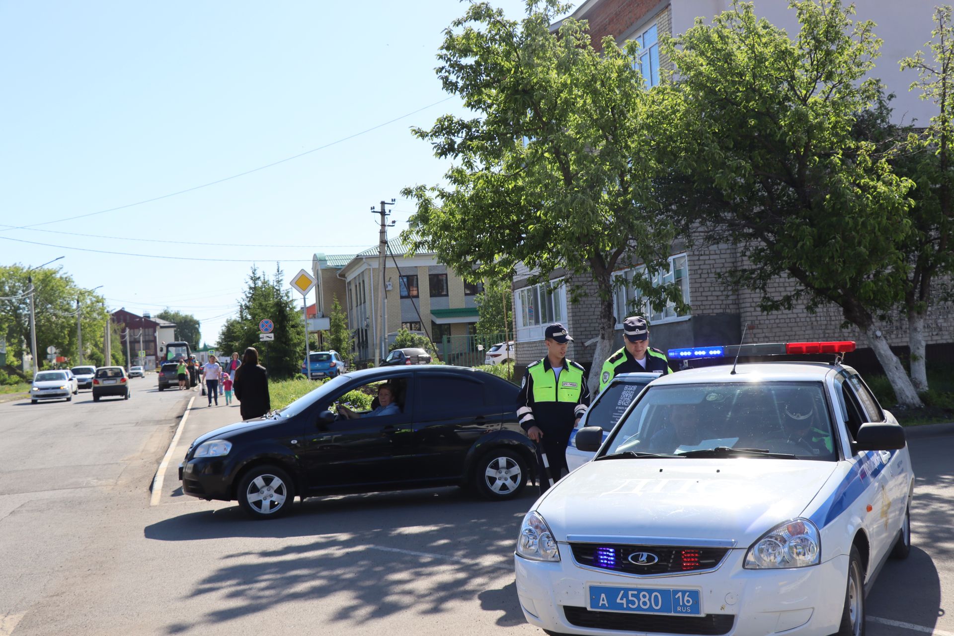 В рамках акции «Внимание – дети!» автоинспекторы Нурлатского района провели рейд