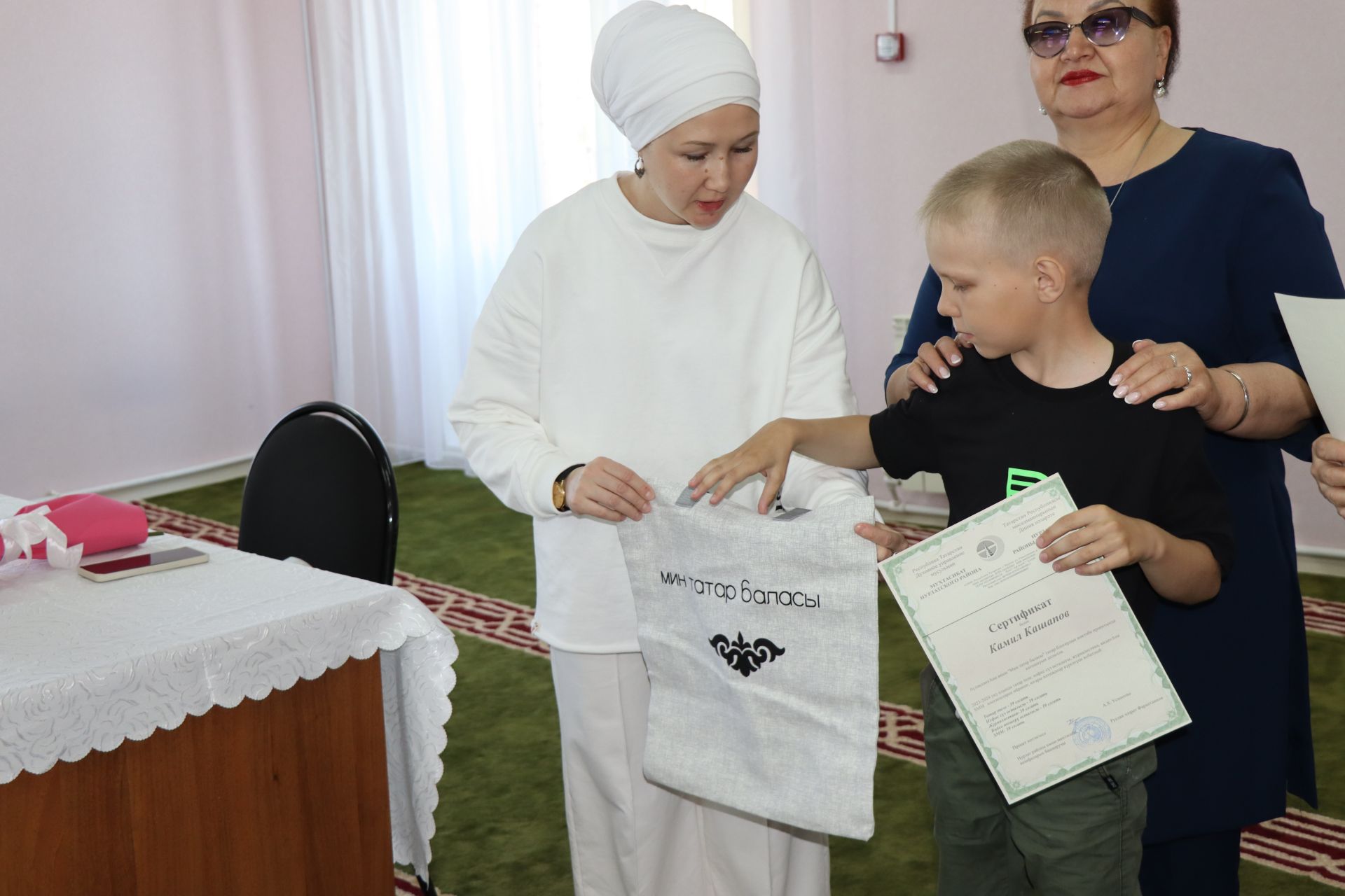 Юных блогеров Нурлата поздравили с окончанием школы «Мин татар баласы»