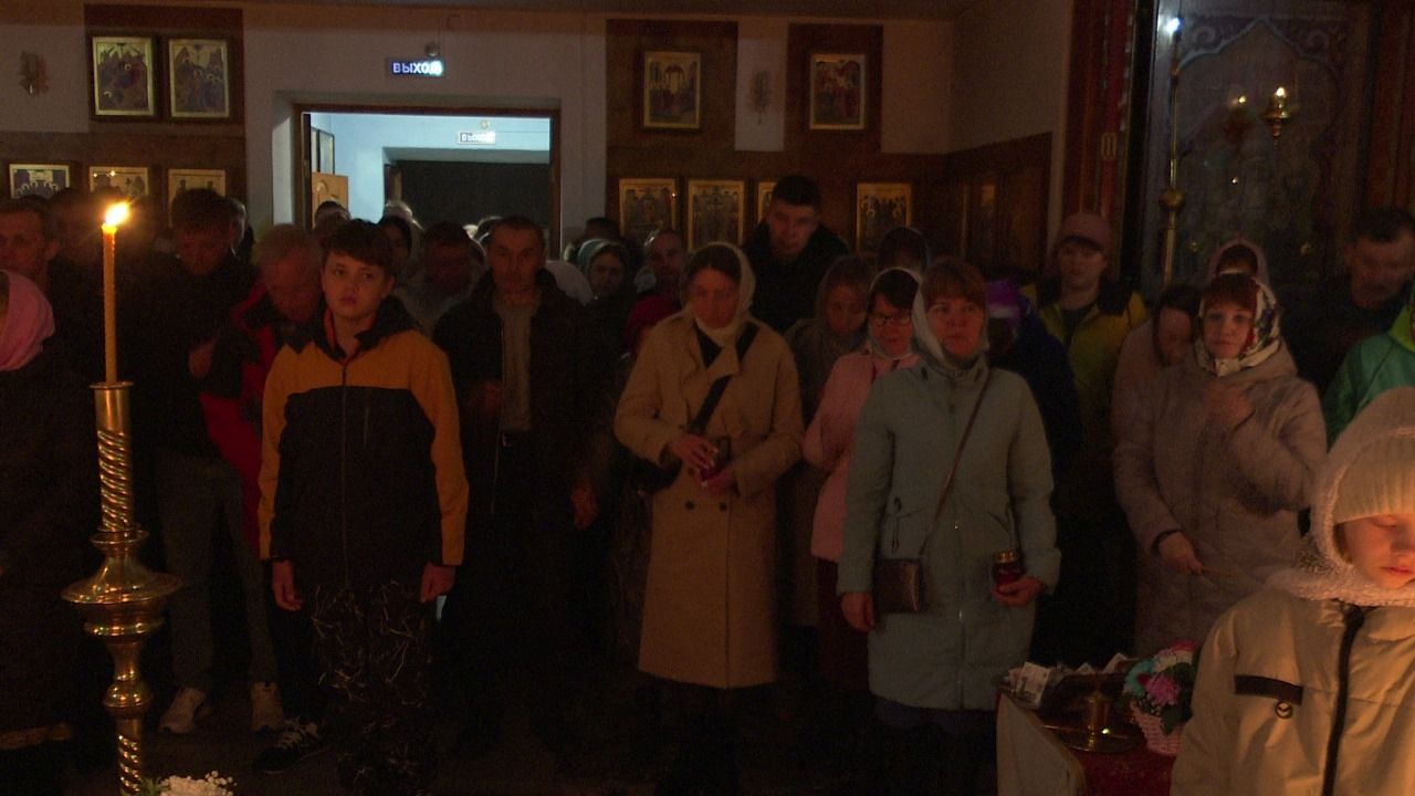 Ночное Пасхальное богослужение в храме пророка Божия Илии