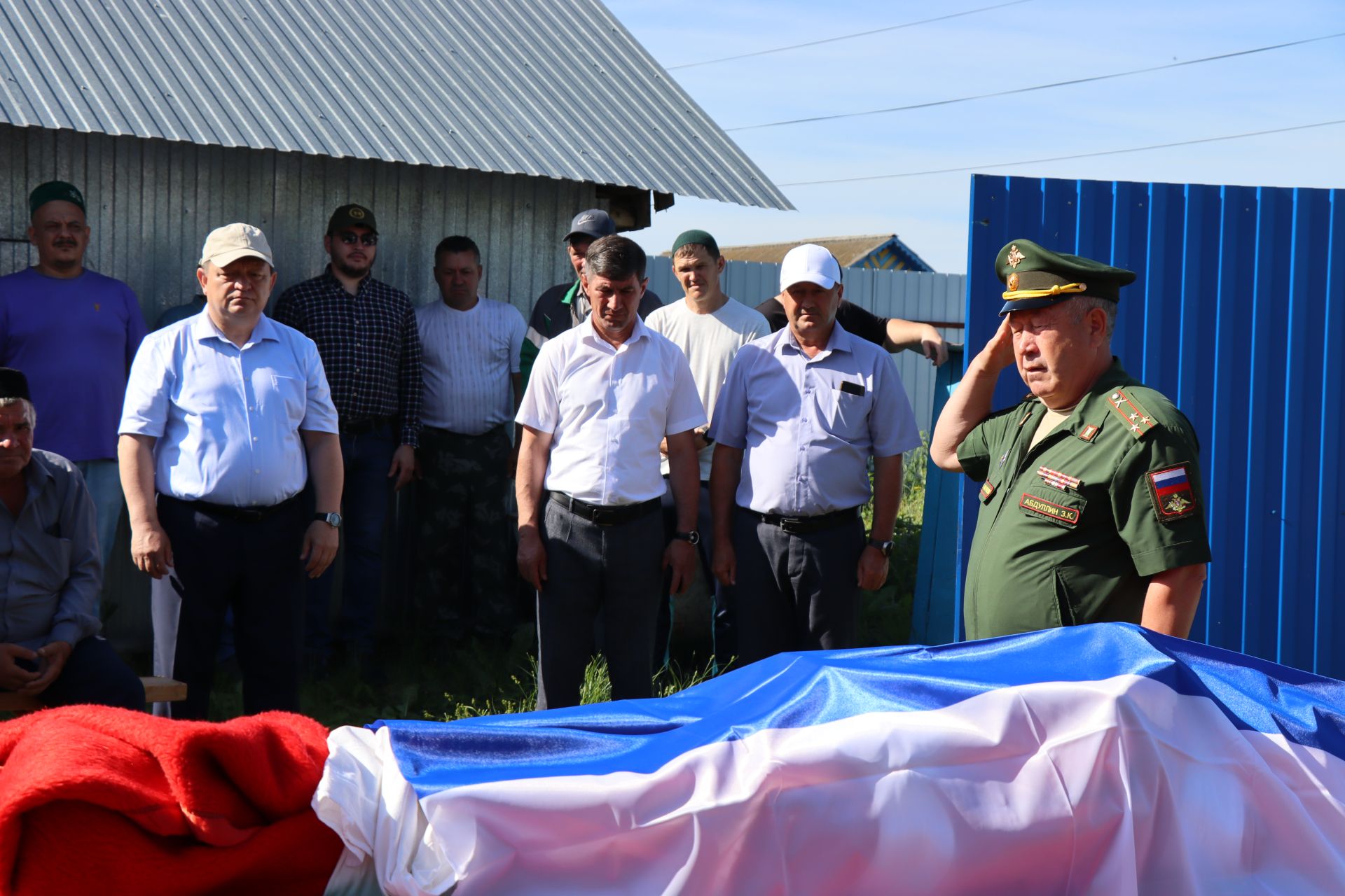 Нурлат районында Бөек Ватан сугышында катнашкан ветеранны соңгы юлга озаттылар