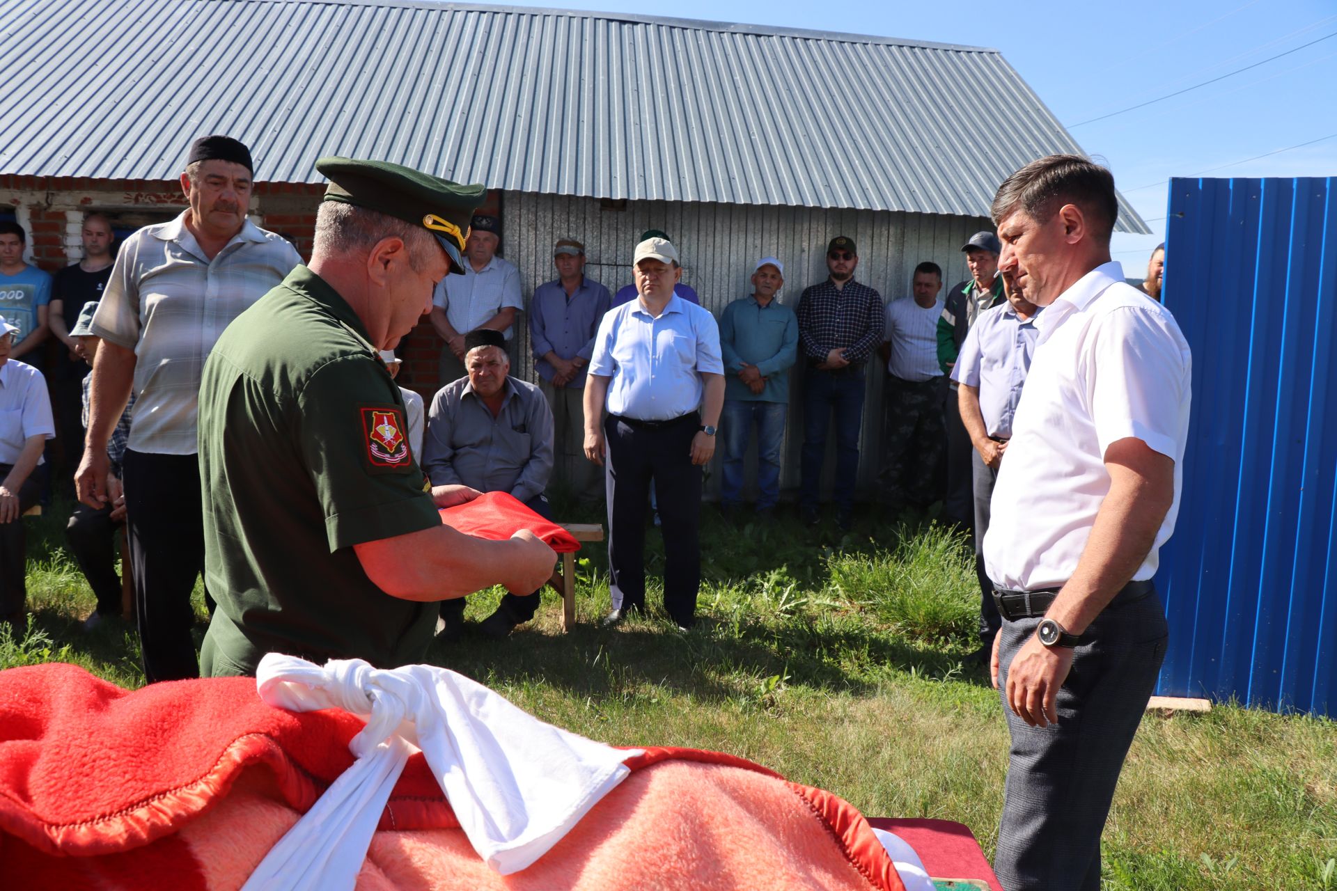 Нурлат районында Бөек Ватан сугышында катнашкан ветеранны соңгы юлга озаттылар