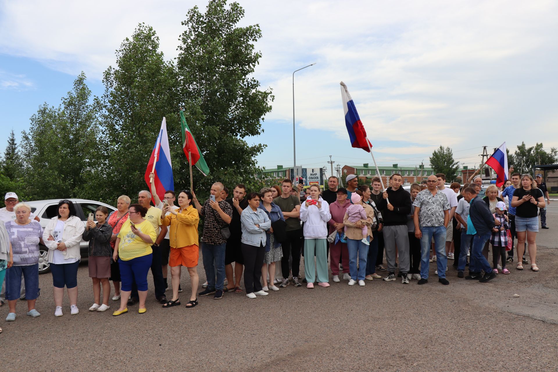 На срочную службу из Нурлата отправились 17 новобранцев