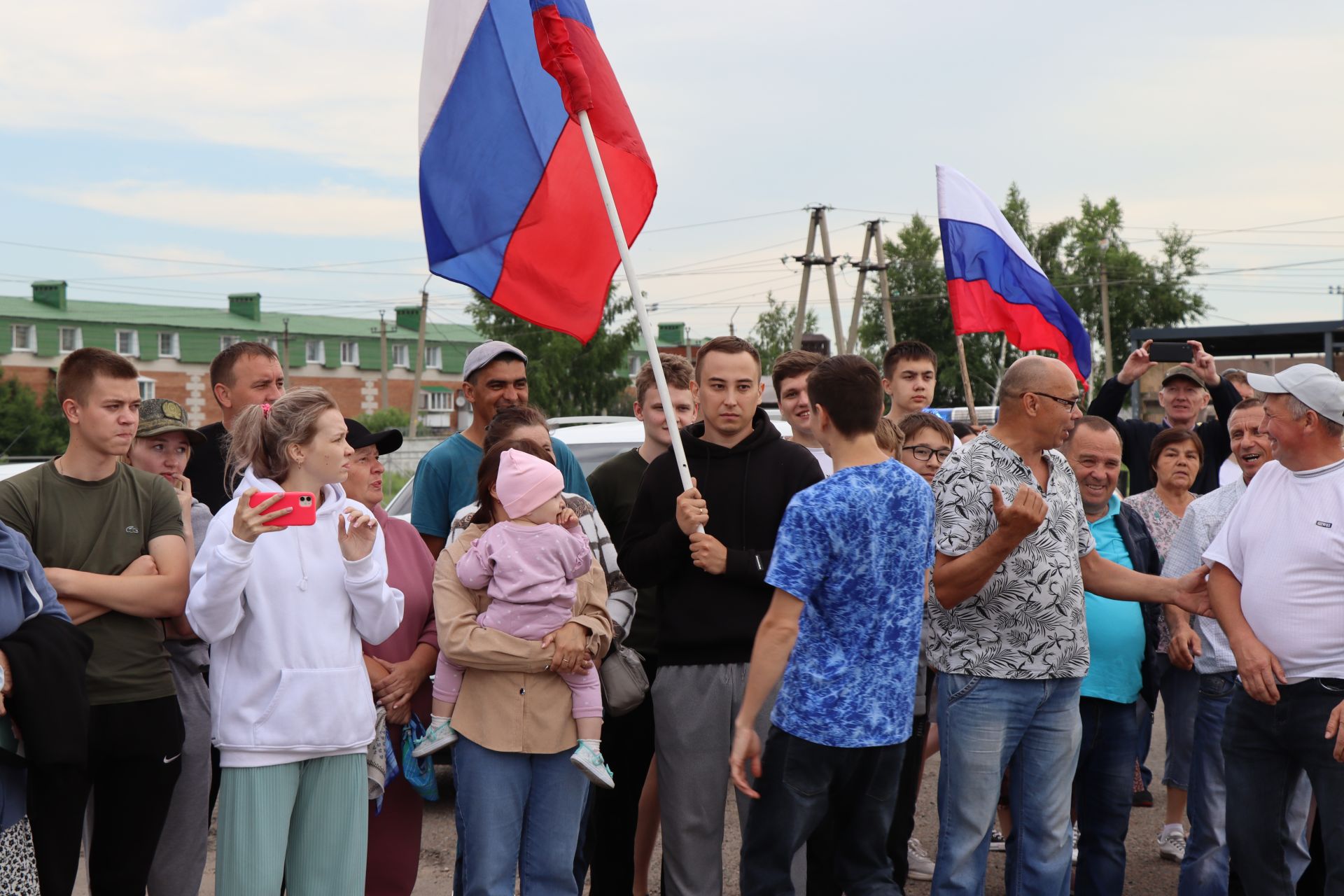 На срочную службу из Нурлата отправились 17 новобранцев