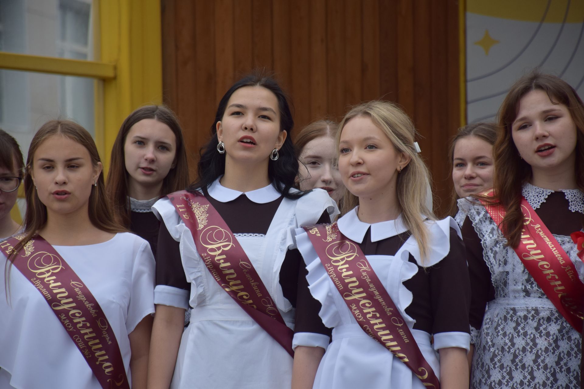 В Нурлате чествовали лучших выпускников нашего района (ФОТОРЕПОРТАЖ)