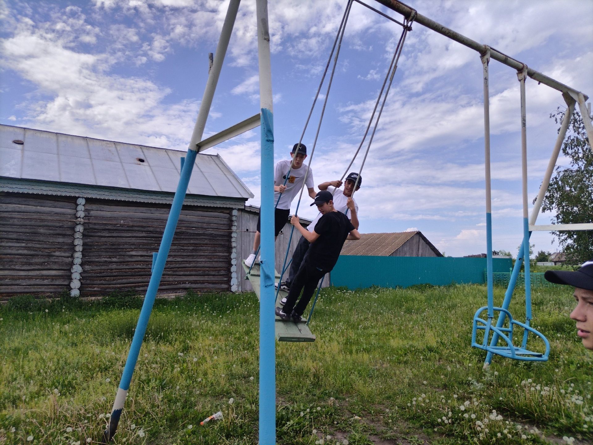 При Кульбаево-Марасинской школе работают летний оздоровительный лагерь «Дружба» и трудовой лагерь «Патриот»