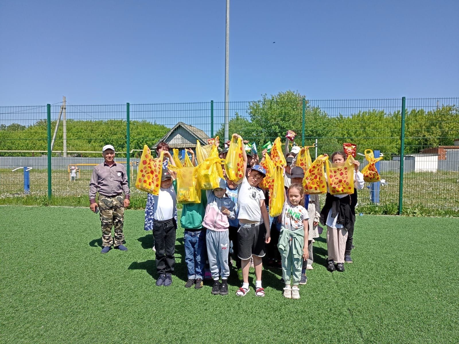 При Кульбаево-Марасинской школе работают летний оздоровительный лагерь «Дружба» и трудовой лагерь «Патриот»