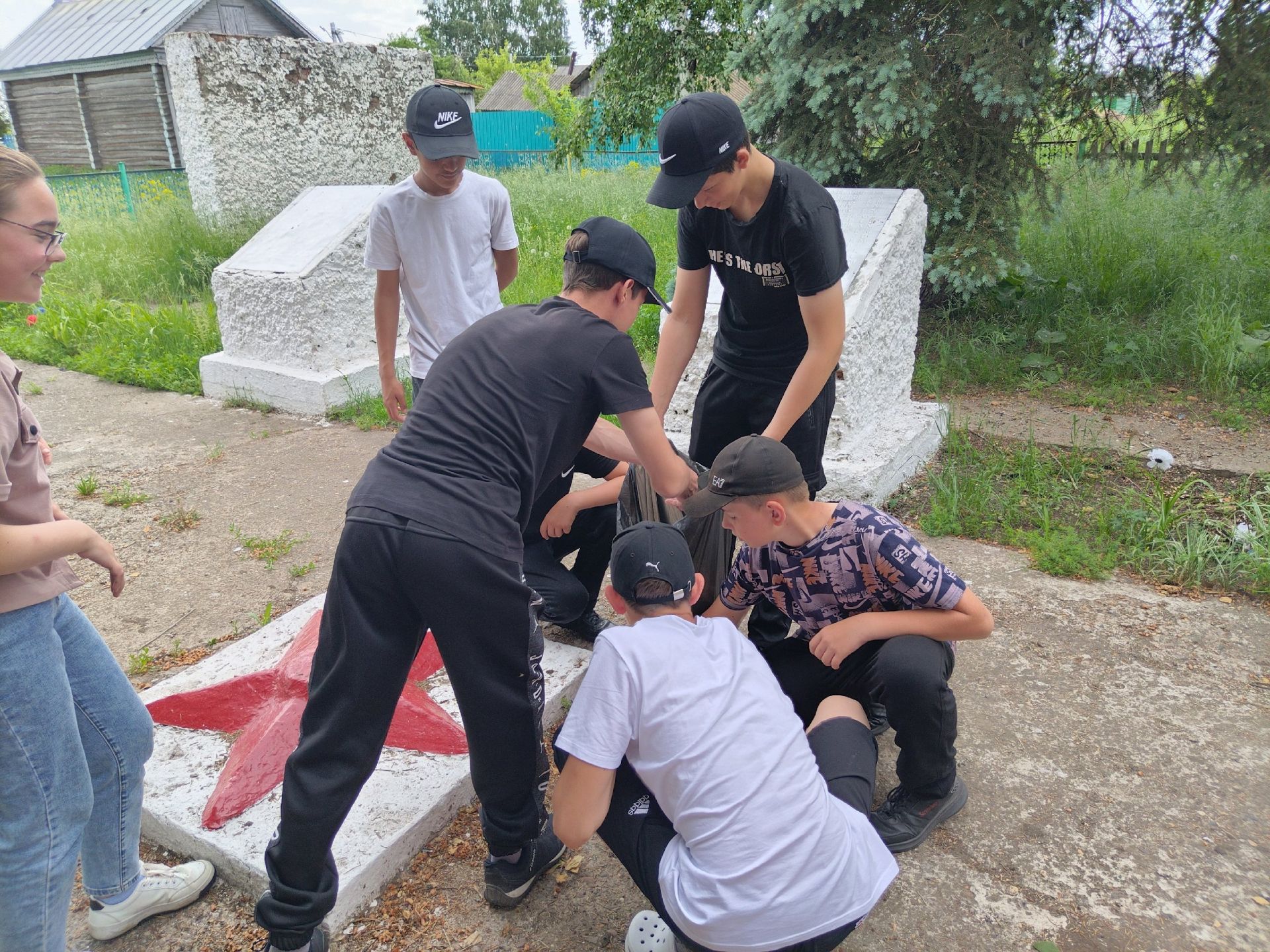 При Кульбаево-Марасинской школе работают летний оздоровительный лагерь «Дружба» и трудовой лагерь «Патриот»