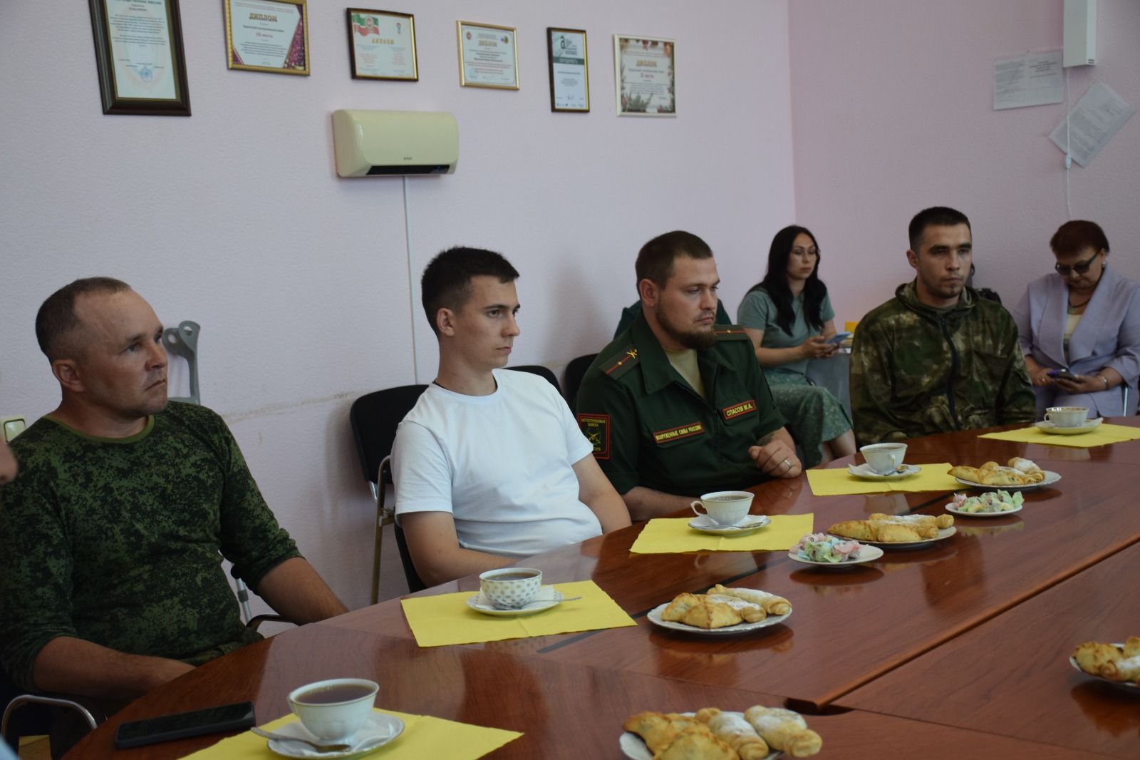 В ходе поездки в Нурлат депутат Государственной Думы РФ Айдар Метшин встретился с бойцами СВО