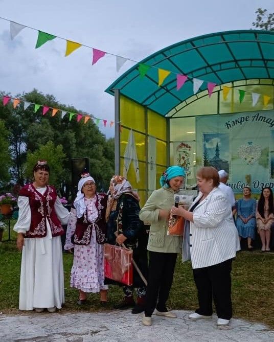 В селе Кривое Озеро в День села чествовали семейные пары, юбиляров и передовиков