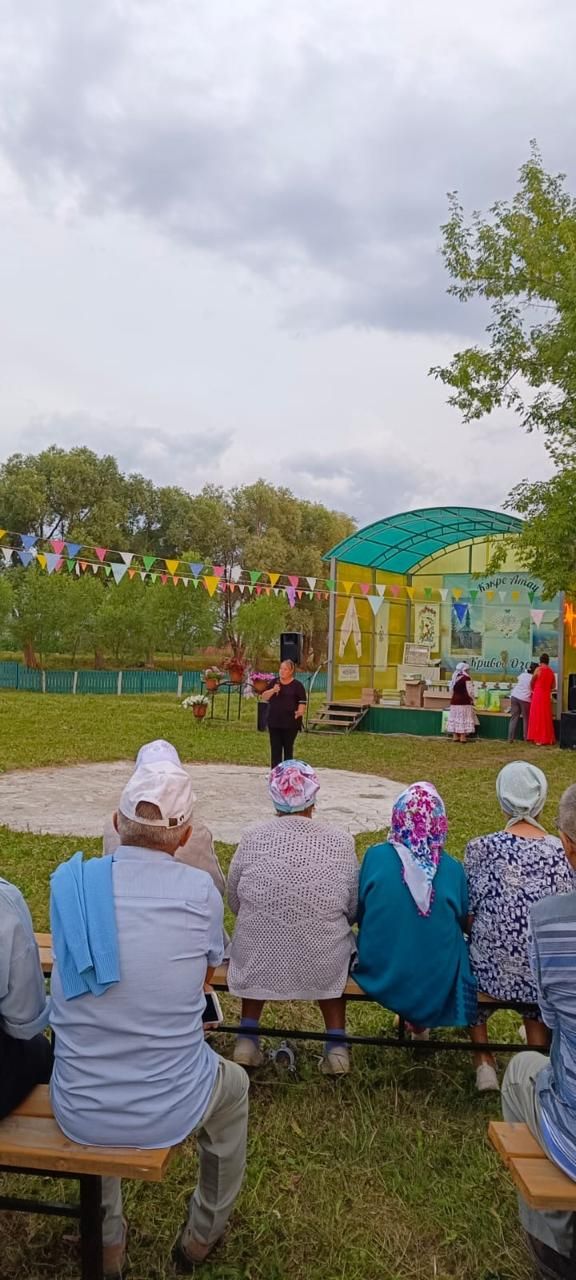 В селе Кривое Озеро в День села чествовали семейные пары, юбиляров и передовиков