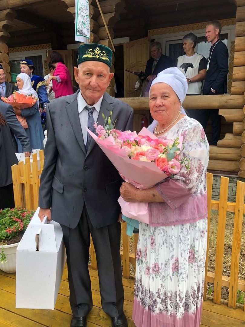 Три поколения семьи Тухватуллиных из Верхнего Нурлата приняли участие в полуфинале Всероссийского конкурса «Это у нас семейное»