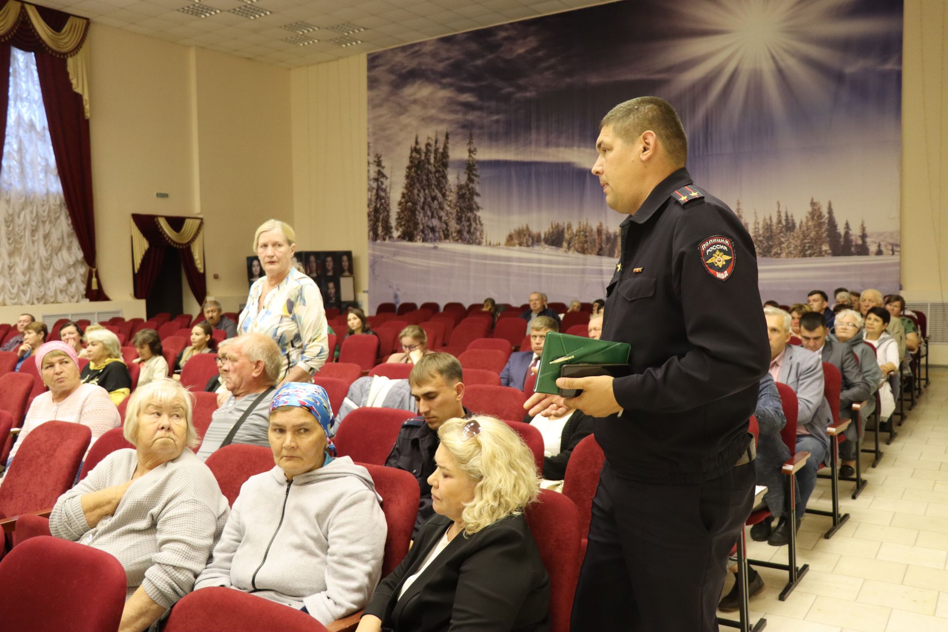 В Нурлате встречи населения с руководством района начались с мкр.сахароваров