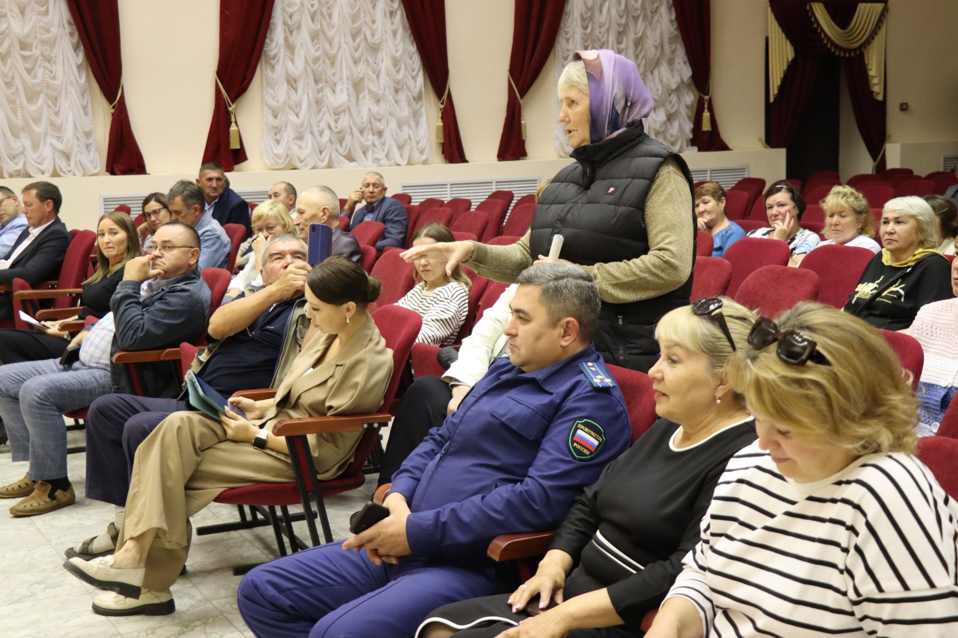 В Нурлате встречи населения с руководством района начались с мкр.сахароваров