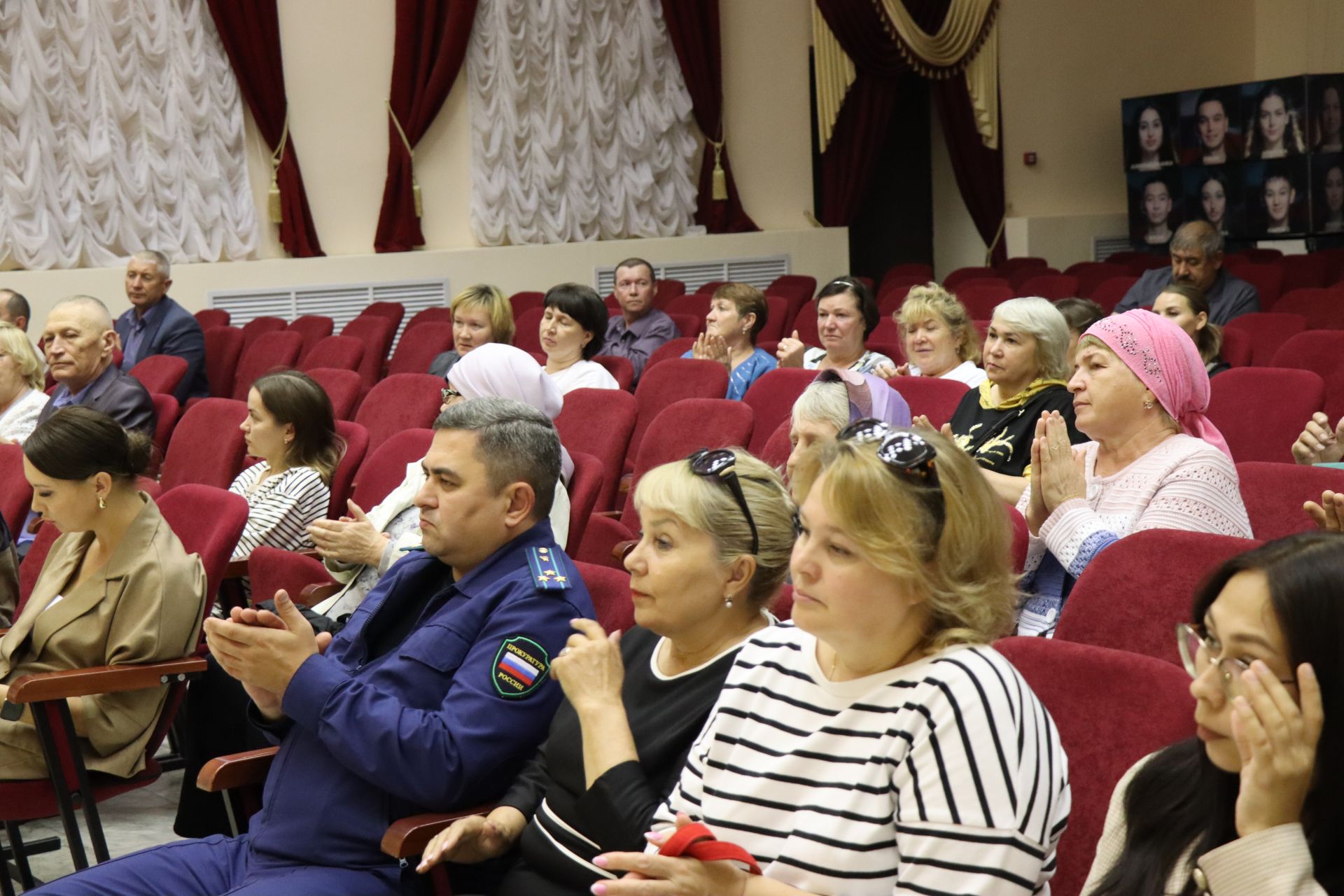 В Нурлате встречи населения с руководством района начались с мкр.сахароваров