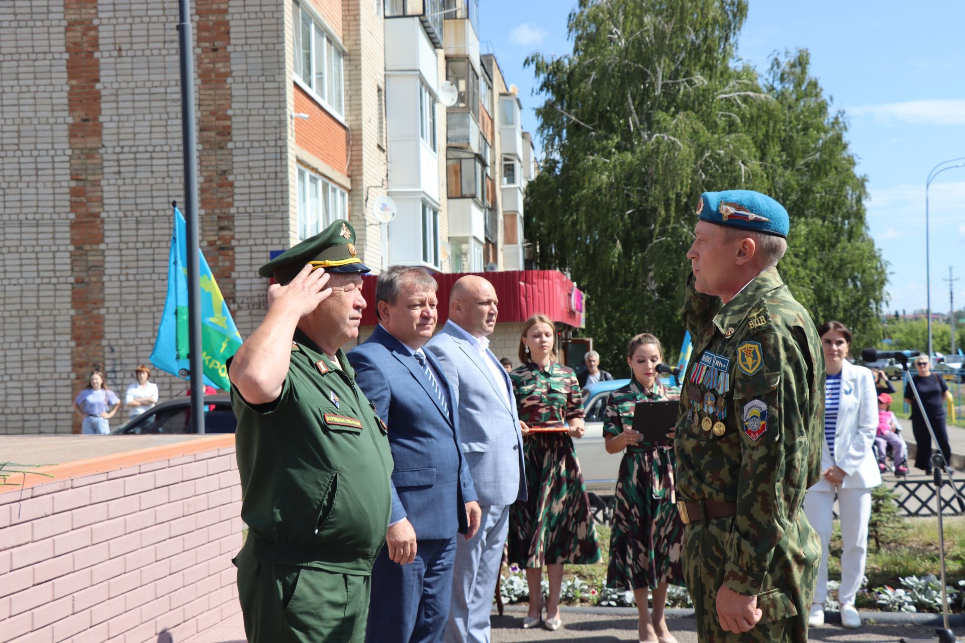 В праздновании Дня ВДВ в Нурлате принял участие боец СВО