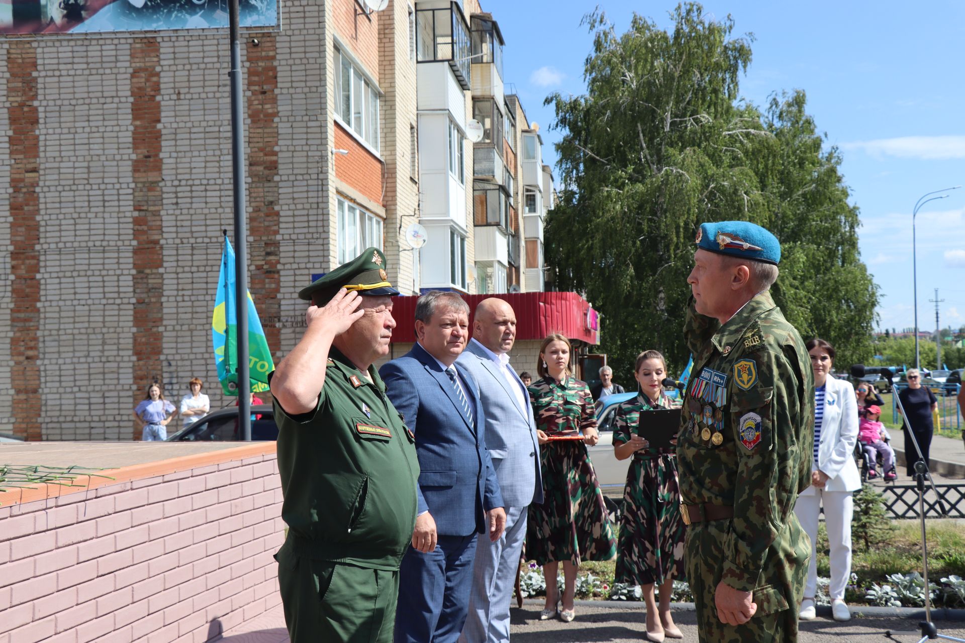 В праздновании Дня ВДВ в Нурлате принял участие боец СВО